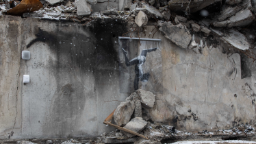 Бэнкси оставил в Украине муралов на миллионы долларов, но им грозят вандалы и погода. Во сколько обойдется охрана от Ajax Systems и «Шериф» /Фото 1