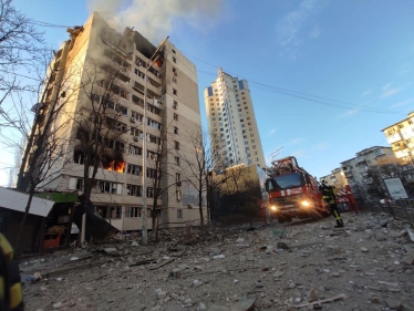 Уламки снаряду спричинили обвал у будинку в Шевченківському районі Києва /Фото 3