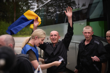 Третій обмін полоненими. Додому повернулися ще 303 українських захисників (фото) /Фото 11