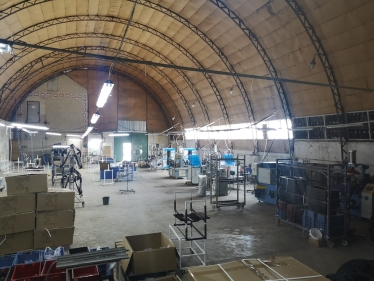 Три місяці і 1000 км. Як один із найбільших виробників велосипедів перевіз підприємство з-під обстрілів на захід України /Фото 16