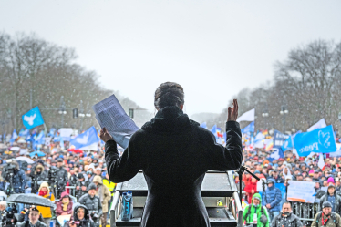 Сара Вагенкнехт на митинге /Getty Images
