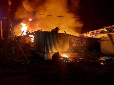 Масований обстріл. Росія атакувала центр Добропілля, мʼясокомбінат на Харківщині і енергооб'єкт ДТЕК на Одещині (фото, відео) /Фото 6