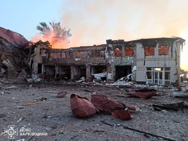 «Наймасованіша атака з початку війни». Росія обстріляла залізничну інфраструктуру Лозової, є загиблий (фото) /Фото 4