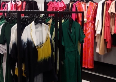 Дефіцит брендів. Імпорт одягу до України впав на 60%, а H&amp;amp;M та Zara не поспішають відкриватися. Чи є шанс у українських виробників /Фото 10