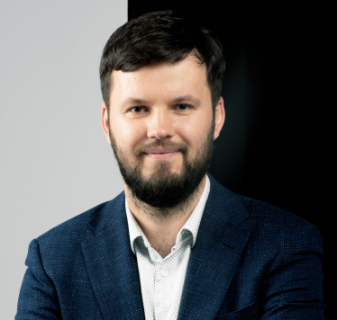 Дмитро Сергєєв побудував фотобізнес, який заробляє $50 млн на рік. Тепер він кинув виклик конкуренту вартістю $15 млрд. Як він планує перемогти? /Фото 1