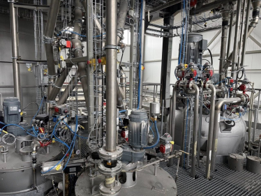 На Житомирщині запустили перший в Україні завод з виробництва біоклею з гороху (фото) /Фото 1