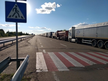 Украинско-польский клинч. Фуры из Украины неделями ждут проезда на границе с Польшей. Кто в этом виноват /Фото 4