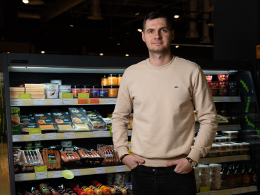 Тарас Цьомик, категорійний лідер відділу «Веган» WINETIME