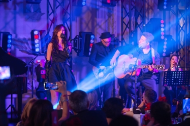 Підприємці роздали за два тижні більше 54 млн гривень. На що жертвують гроші Здесенко, Тігіпко, Буткевич та інші українські бізнесмени /Фото 1