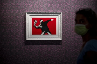 Украденный мурал Бэнкси оценили в 9 млн грн. В общей сложности художник нарисовал на Киевщине семь муралов. Сколько стоят эти работы и кому принадлежат /Фото 11