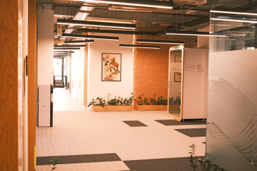 IT-компанія Intellias спробувала зміксувати простір, де народжується не тільки код, але й творчість. Що у неї вийшло /Фото 14