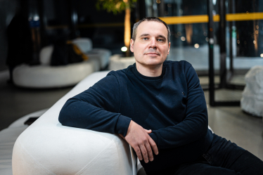 «Закінчили експериментувати». Як хмарний провайдер Ucloud застосовує ШІ для транскрибації, самаризації та аналітики контакт-центрів