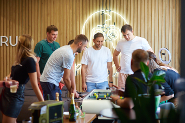 «Разом із командою можна відбудувати будь-який бізнес, а разом із людьми можна відбудувати будь-яку країну». Як працює команда KitRUM&amp;nbsp; /Фото 2