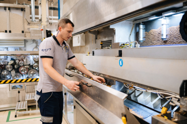 «Попри війну, ми інвестували понад $41 млн в українське підприємство». Генеральний директор «BAT Україна» про стійкість під час війни /Фото 2