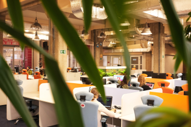 Как смешать «экстравертные» и «интровертные» отделы в одном офисе? Медиакомпания AIR Media-Tech, кажется, нашла решение. Что у нее получилось /Фото 21