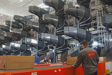 Термінал «Нової пошти» сортує до 50 000 посилок на годину. Що відбувається з посилкою у надрах найсучаснішого логістичного центру України /Фото 7