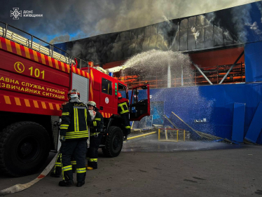 Росія атакувала логістичний центр мережі «Епіцентр» на Київщині (фото) /Фото 3