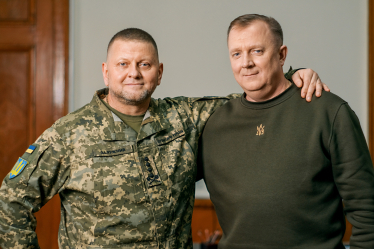 Начальника Генштабу генерал-лейтенанта Сергія Шапталу головнокомандувач знає і цінує вже багато років