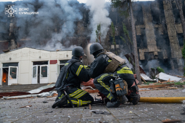 Російські війська атакували Сумський державний університет. Зруйновано один із корпусів (фото, відео) /Фото 6