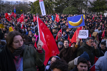 У Туреччині відбулися масові протести після арешту опонента Ердогана, влада вдалася до масових затримань (фото, відео) /Фото 2