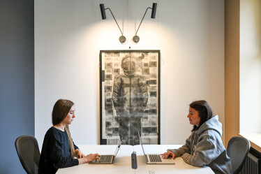 Галерея вместо галеры. Зачем бизнесу коллекции искусства в офисе /Фото 6