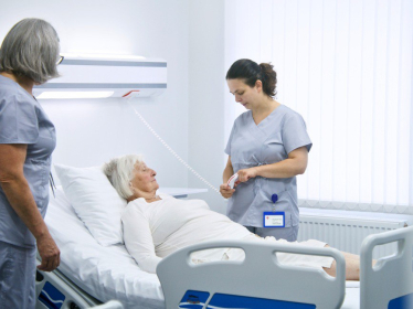 Жити і лікувати. Історія відкриття UniClinic у прифронтовому Запоріжжі – як це стало можливим? /Фото 1