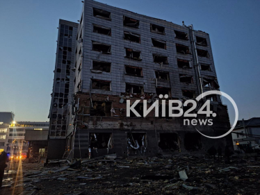 Удар по Киеву. Россия запустила шесть баллистических ракет, есть жертвы и разрушения (фото, видео) /Фото 6