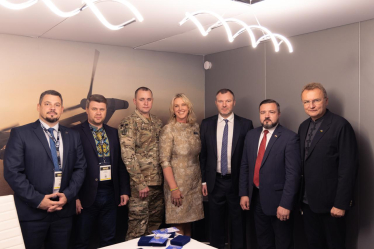 Виробник гелікоптерів Bell Textron створить офіс і виробничу базу в Україні. Що відомо /Фото 1