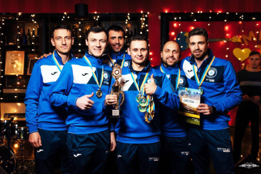 «Побеждает команда, а не игрок». Зачем основатель Netpeak Group Артем Бородатюк создал корпоративную команду по футзалу /Фото 2