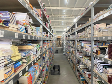 Бомбардировка Харькова парализовала книжную индустрию Украины. Но первые месяцы войны она продержалась благодаря «тысяче Зеленского». Что будет дальше /Фото 2