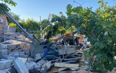 Враг в 5 км. Россияне выпустили сотни ракет по Никополю. Как выживает местный бизнес под ежедневными обстрелами /Фото 5