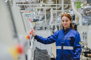 Жінки становлять 54% колективу заводу Jabil в Ужгороді, зокрема 67% виробничої команди.