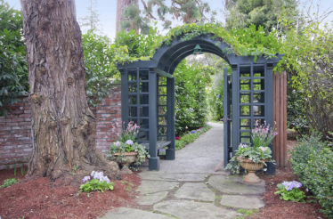 Смарт-дом Маска, 90-летний дворец Безоса и пять домов Цукерберга. Как выглядит жилье самых богатых людей мира /Фото 17