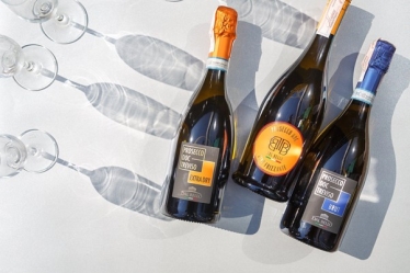 Як обрати ігристе до святкового столу та як правильно його пити /Фото 1