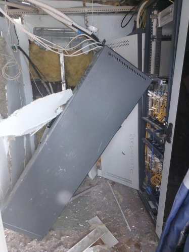 Бомбы и хакеры не дают жизни украинским интернет-провайдерам. Как «невидимые герои» рискуют жизнью, чтобы Украина и дальше была онлайн /Фото 3