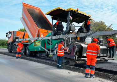 Завдяки «Великому будівництву» Зеленського чотири дорожні компанії потрапили до рейтингу 100 найбільших. Скільки вони заробили /Фото 2