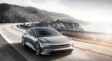 Lucid Motors було засновано ще 2007 року колишнім інженером Tesla Пітером Роулінсоном, який допоміг створити Model S. /lucidmotors.com