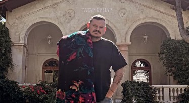 Алекс Купер, Молодість, Київ фуд маркет /Facebook-сторінка Алекса Купера