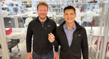 Співзасновники Tasso Ірвін Бертьє і Бен Касавант на заводі компанії у Сіетлі.  Фото YURI MIYAMOTO FOR TASSO