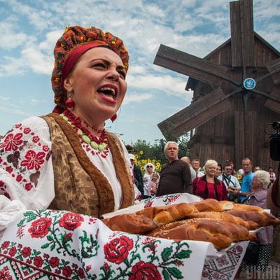 УНІАН