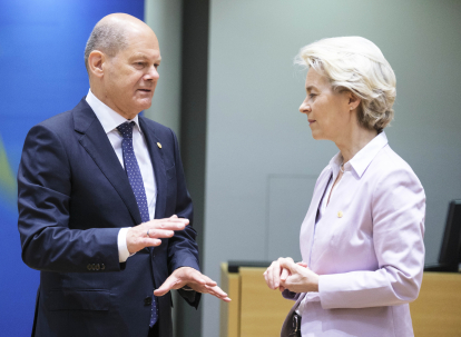 Олаф Шольц и Урсула фон дер Ляйен. Чем четче и прозрачнее будет использование денег, тем больше будет готовность помочь. Поэтому мы с нашими украинскими друзьями заверим, что поддержка достигнет тех мест, где она больше всего нужна. /Getty Images
