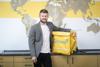 У Glovo з 10 000 курʼєрів залишилось 3700. Компанія змінила керівника і перебудовує роботу. Яка у неї стратегія виживання /Фото 1