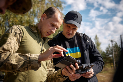 Федоров во время посещения школы пилотов дронов /пресс-служба Минцифры