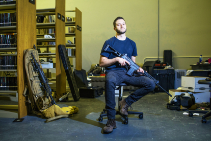 Знайомтесь – Коді Вілсон, найнебезпечніший у світі криптоанархіст. Він виробляє зброю на 3D-принтерах і це загрожує планам президента Байдена /Фото 3