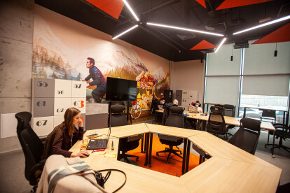 Офис-трансформер и оценка настроения по фото. Как выглядит новый инновационный рабочий хаб Fozzy Group /Фото 1