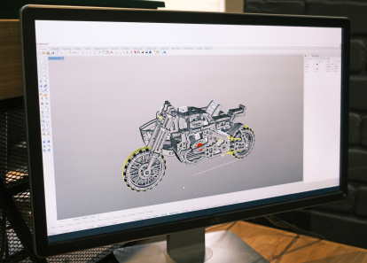 Ugears делает 100 000 3D-пазлов в месяц и продает их в 85 стран. Как выглядит производство этих необычных игрушек /Фото 1