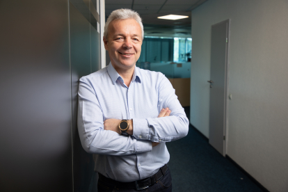 «Год будет сложный, его нужно пережить». Интервью руководителя крупнейшей IT-компании Украины Юрия Антонюка – о сокращении найма, зарплатах разработчиков и ИИ /Фото 1