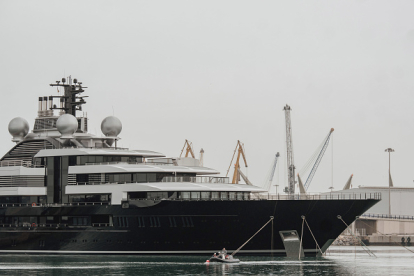 Серый кардинал Кремля. Как глава «Роснефти» Игорь Сечин сколотил неслыханный для госслужащего капитал в $800 млн. История от Forbes /Фото 1