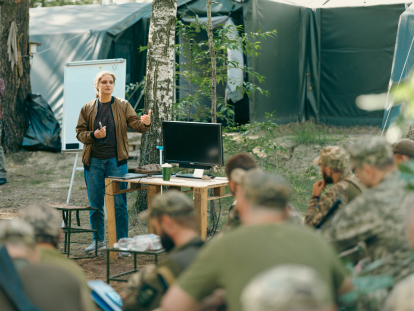 Аэроразведчик – это не профессия. В войне XXI века каждый боец должен быть технологически грамотным. Фото из курсов Victory Drones. /Антон Забельский для Forbes Ukraine