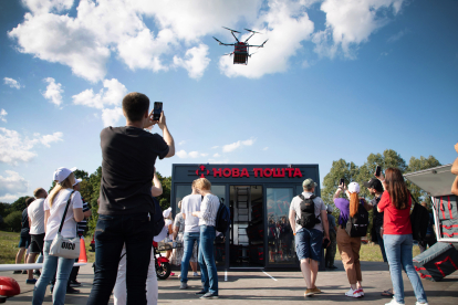 Новая Почта тестирует доставку беспилотниками от украинских производителей. Как выглядит процесс доставки, в котором люди почти не задействованы /Фото 9